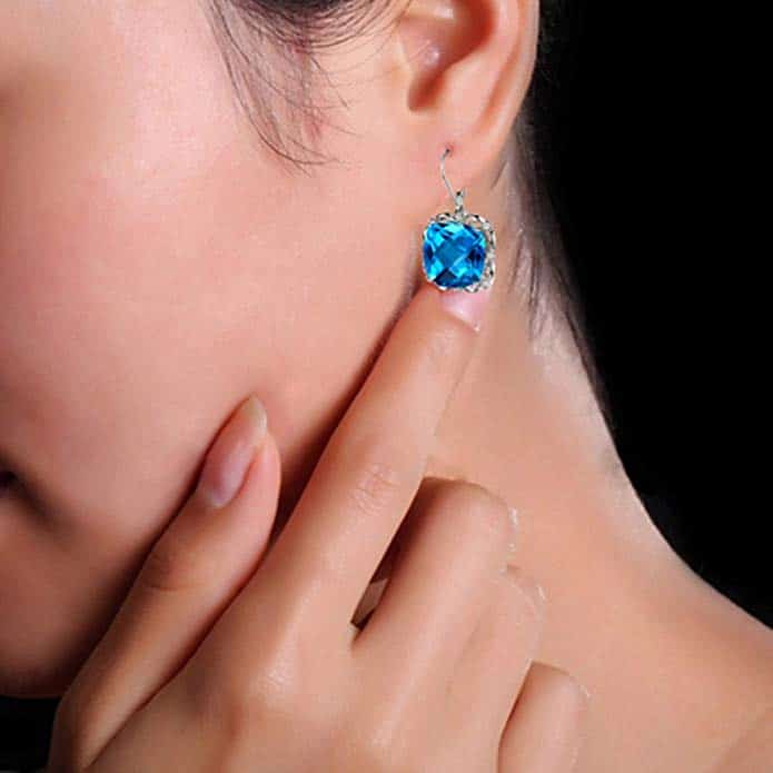 The Best Earrings for Sensitive Ears 