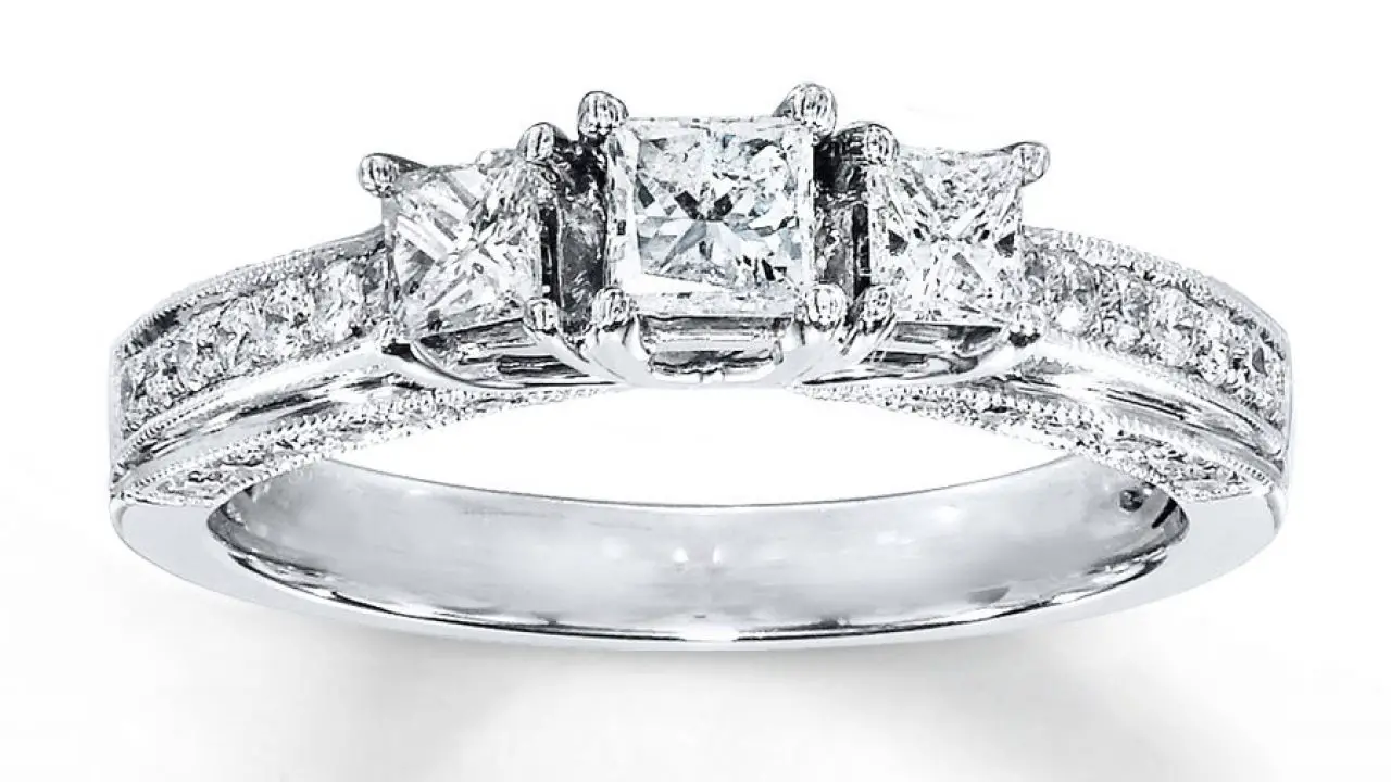 How Much Do Diamond Rings Cost? (ANSWERED)