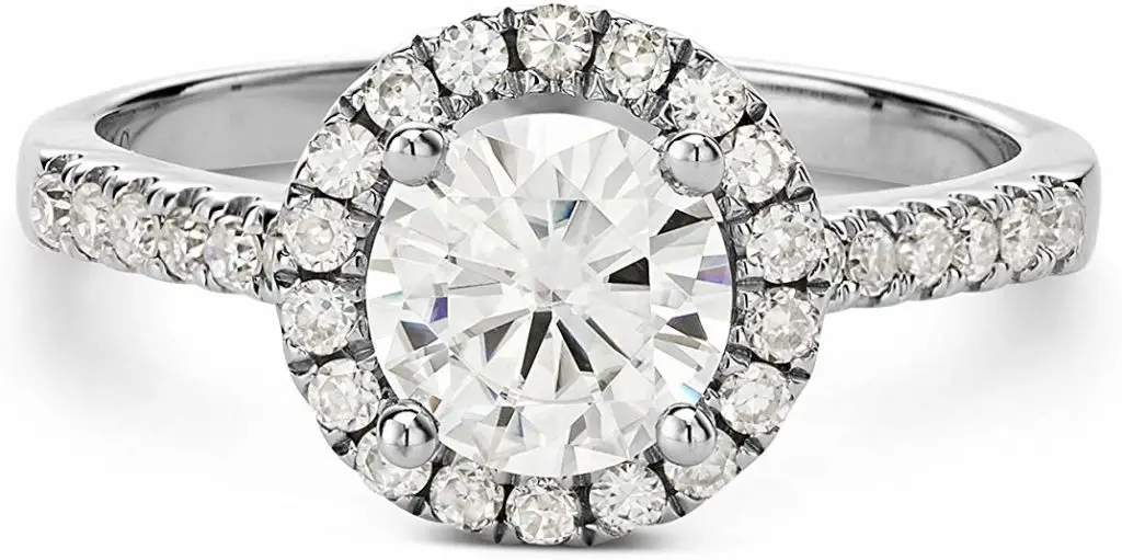 Which is Better a Diamond or Moissanite Engagement Ring? - The Diamond