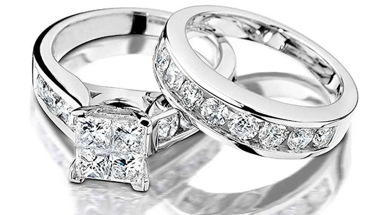 Свадебные кольца с алмазом